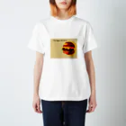 ゆか🫧夢のおえかき店さんのハンバーガーはビッグに尽きる。 Regular Fit T-Shirt
