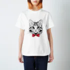 もじゃクッキーの赤蝶ネクタイの猫 Regular Fit T-Shirt