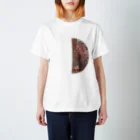 pianocurve DesignのMoon face designed with summer flowers No.7 Regular Fit T-Shirt