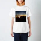 ナチュラルフラワーの夕暮れどき Regular Fit T-Shirt