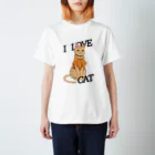 お猫様大好きナスビのシャツを着たトラ猫 Regular Fit T-Shirt