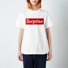 生きるそうめんのSurpriseボックスロゴ スタンダードTシャツ