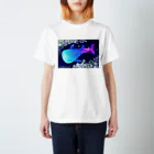 ぴよぴんこの星降らすジンベイザメ スタンダードTシャツ