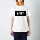 B/AKTのB/AKT　白文字黒背景ロゴ Regular Fit T-Shirt