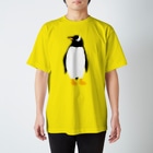 PGcafe-ペンギンカフェ-の佇むペンギン Regular Fit T-Shirt
