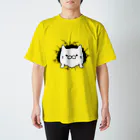 エクレアンショップの破いた穴から出てくるネコ Regular Fit T-Shirt