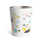 Astrio SUZURI店のサンゴいっぱいダイビングボーイ Thermo Tumbler