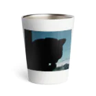 茶色三毛猫ルームの夕方の三毛猫の影 Thermo Tumbler