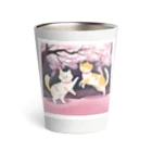 Shironekokuuの桜で遊ぶ犬と猫 Thermo Tumbler