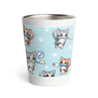 AckeeWolf Art Shopの歯ブラシをくわえたアメリカンショートヘアの子猫 Thermo Tumbler