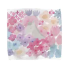 umaumaのお花畑でたたずむ馬 Towel Handkerchief