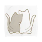 かわいいもののおみせ　いそぎんちゃくの仲良し猫の背中　灰白&白 Towel Handkerchief