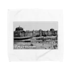 ヴィンテージ鉄道写真グッズの店のヴィンテージ写真　戦前の東京駅 （モノクロフォト） Towel Handkerchief
