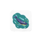 ari designの星と泳ぐシロナガスクジラ タオルハンカチ