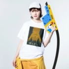 suzuejyaのばんざいねこ Washed T-Shirt :model wear (front)