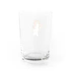 SUIMINグッズのお店のいちごアイスをあざとく運ぶねこ Water Glass :back