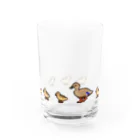 naturaloopのドット絵カルガモ親子の行列 Water Glass :back