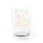 adjustの蝶々と一緒に遊んでいるかわいいウーパールーパー Water Glass :back