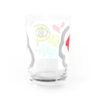 邂【サイマラショップ】逅 SUZURI店のサイマラ　サクリファイスくんグッズ Water Glass :back