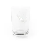 魚の目／illustrationの瓶が沈むグラスで何を飲む グラス反対面