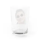 お店屋さんのサングラスの微笑み Water Glass :back