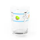 Chipafujiのハチワレねこ　ごぶりん　果汁100%ジュースをのみたい　ブルー Water Glass :back