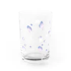 儚くて脆い 夢か現かの儚げな花びら Water Glass :back