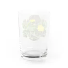 大安門堂の踏まれても咲く道端のたんぽぽ Water Glass :back