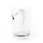 コンぎつねデザイン工房の片翼を広げたヒゲペンギン Water Glass :back