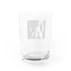 海とマッチョとKINTRAYのバックポーズ Water Glass :back