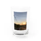 Hatumiの坂道と朝焼けと力強い太陽 Water Glass :front