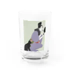 keeeeeep smilingの口紅を塗る女とスリスリする猫 Water Glass :front