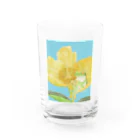 yoshi-gardenのアマガエルと金糸梅 Water Glass :front