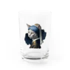 Hamidusのパールイヤリングをした猫- Vermeerの笑える絵画 Water Glass :front