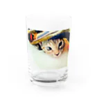 コハクのブランケットからひょっこりニャンコ🐱 Water Glass :front