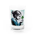 mihhyの三つ葉のクローバーでさえ、祈る少女 Water Glass :front