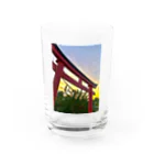 kayuuの夕陽に映える紅色の鳥居 Water Glass :front