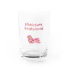 onehappinessのミニチュアダックスフンドとデイジー Water Glass :front