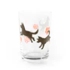 くろげちゃまじりの梅と甲斐犬 Water Glass :front