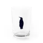 どうぶつがいっぱいのシンプルペンギンシルエット Water Glass :front