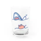 サメとメンダコ[namelessmm2]の手を振るサメとメンダコ Water Glass :front