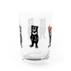 志村リョウのお店のリンゴを見つけたクマ Water Glass :front