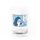 サメ わりとおもいのなぐサメが欲しいか？ Water Glass :front