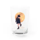 キッズモード某の月と黒ワンピの女の子 Water Glass :front