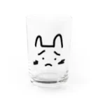 白モフ赤ちゃんの猫のゴータロー（困り顔） グラス前面