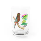 ソラネコ本舗（meg－micro）のココノエインコ　赤い実を届けに Water Glass :front