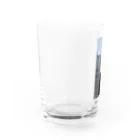 木ノ下商店のビルとビルの間から Water Glass :left