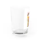 gatto solitario(物寂しげな猫)の真っ白い背景にポツンと佇む虹色の猫 Water Glass :left