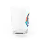 ワンダーワールド・ワンストップのスマホとユニークなキャラクター Water Glass :left