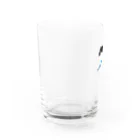 SUIMINグッズのお店の盗んだサンマと歩き出すねこ Water Glass :left